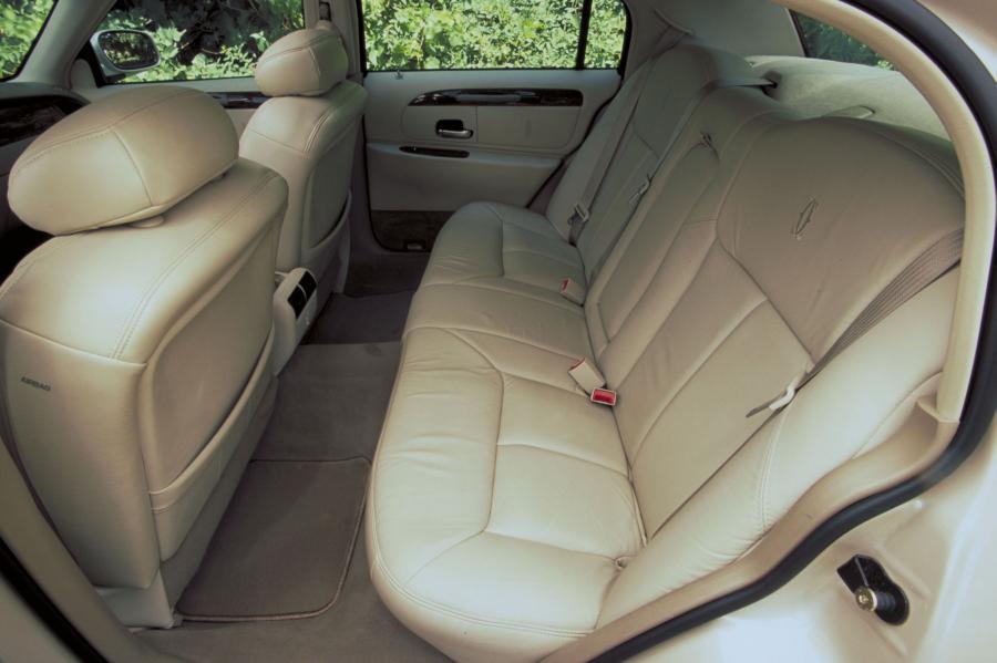  Lincoln Town Car 1998 года  (фото 52 из 77)